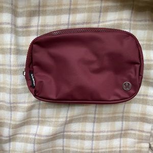 Lululemon Everywhere Belt Bag NWT.